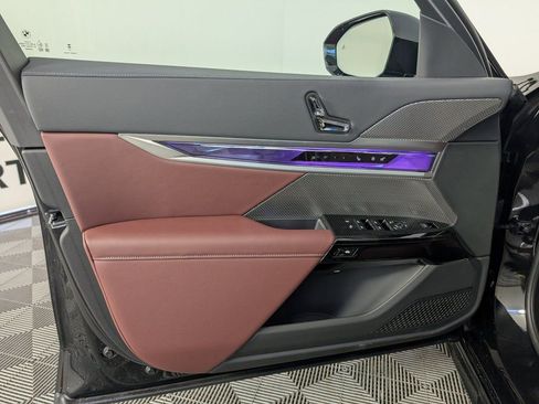 New 2026 BMW i7 xDrive60 w/ Premium Package AWD/4WD image 16