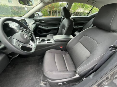 Used 2025 Nissan Altima 2.5 SV FWD image 22