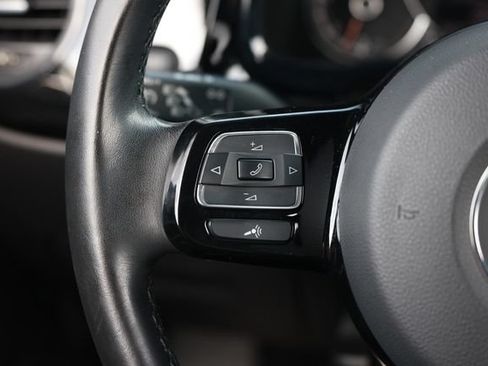 Used 2019 Volkswagen Beetle 2.0T S FWD image 29