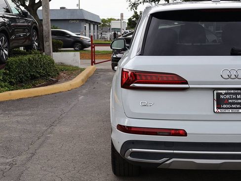 Used 2023 Audi Q7 3.0T Premium Plus w/ Premium Plus Package AWD/4WD image 18