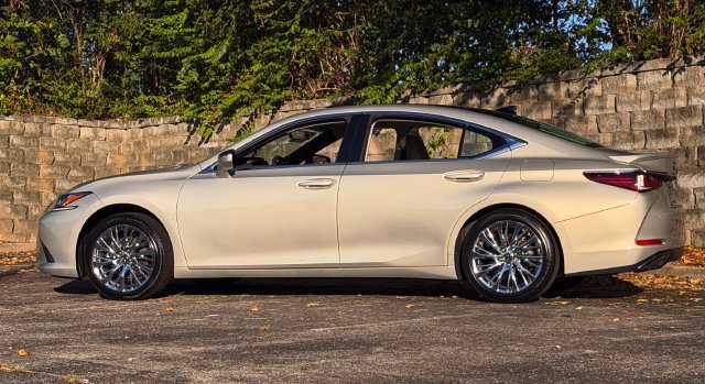 Certified 2021 Lexus ES 350 w/ Premium Package FWD image 11