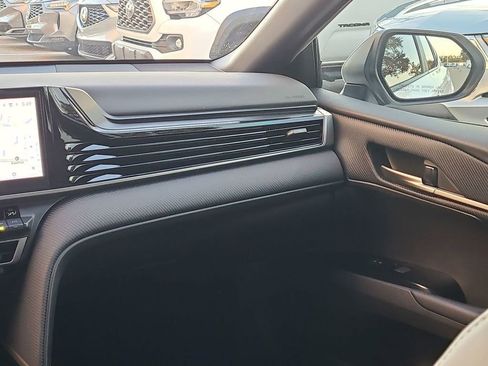 Used 2025 Toyota Camry SE image 23