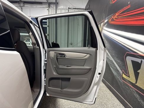 Used 2017 Chevrolet Traverse LS image 23