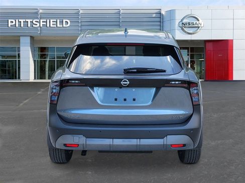 New 2025 Nissan Kicks SV w/ Charging Package image 5