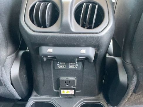 Used 2022 Jeep Gladiator Mojave w/ Cold Weather Group AWD/4WD image 16