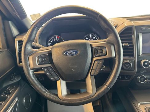 Used 2018 Ford Expedition Max XLT w/ Equipment Group 202A AWD/4WD image 13