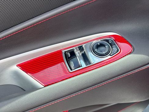 Used 2022 Chevrolet Corvette Stingray Coupe w/ Chrome Exterior Badge Package RWD image 13