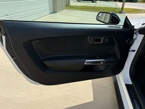 Used 2016 Ford Mustang Shelby GT350R w/ GT350R Equipment Group 920A image 38