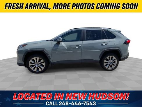 Used 2020 Toyota RAV4 XLE Premium AWD/4WD image 7