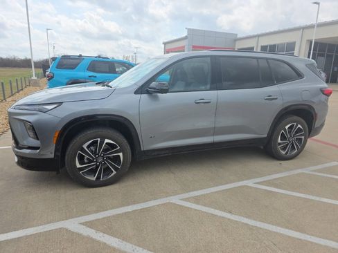 Used 2025 Buick Enclave Sport Touring w/ Super Cruise Package image 3