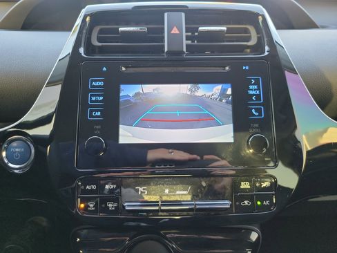 Used 2019 Toyota Prius LE image 21