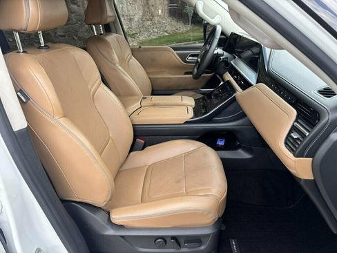 Used 2025 INFINITI QX80 Luxe AWD/4WD image 14