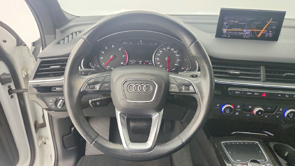 Used 2018 Audi Q7 3.0T Premium Plus w/ Premium Plus Package AWD/4WD image 16