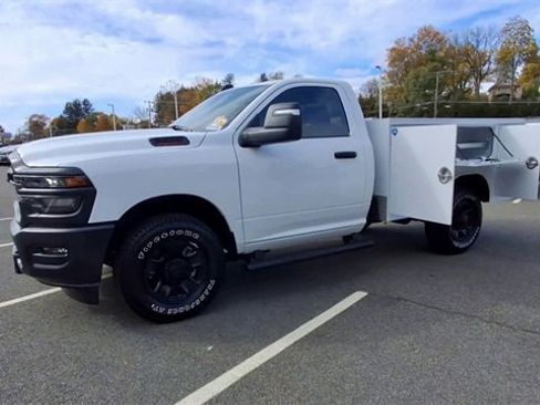 Used 2025 RAM 3500 Tradesman image 4