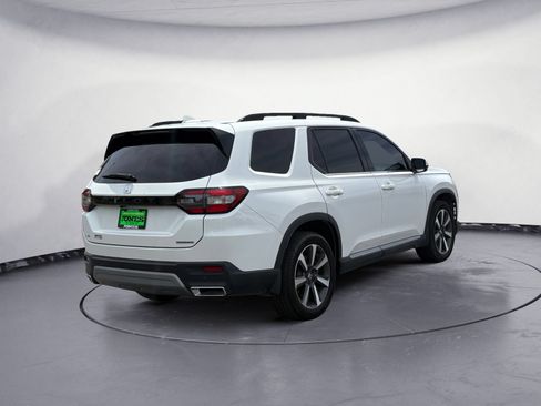 Used 2023 Honda Pilot Touring image 5