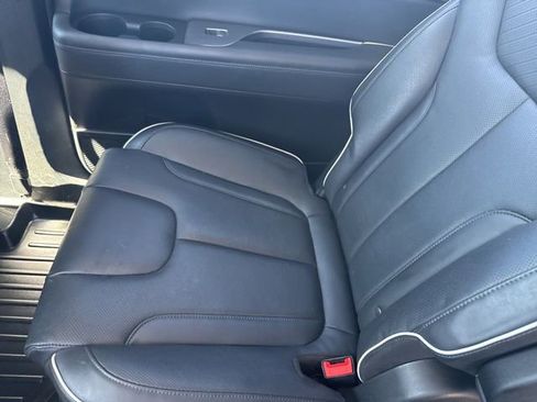 Used 2023 Hyundai Palisade SEL w/ Premium Package image 19