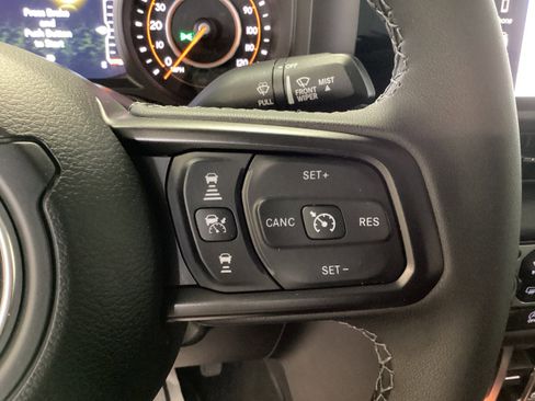 Used 2026 Jeep Gladiator Sport AWD/4WD image 22