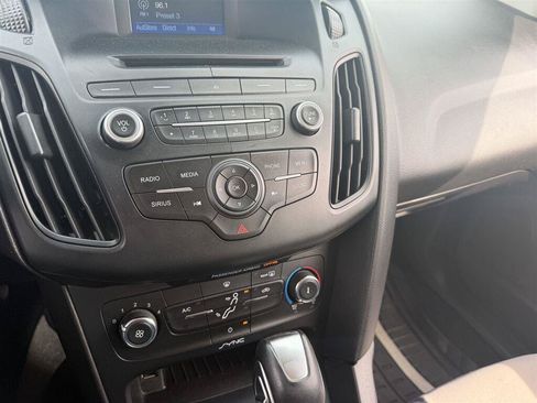Used 2016 Ford Focus SE FWD image 11