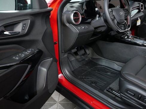 New 2026 Chevrolet Trax RS w/ Sunroof Package image 7
