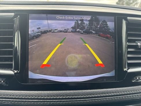 Used 2018 Chrysler Pacifica Limited image 20