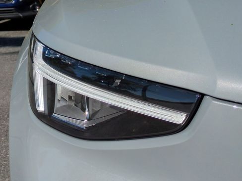 New 2025 Volvo XC40 B5 Core w/ Protection Package Premier image 10