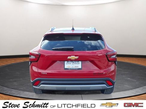 New 2026 Chevrolet Trax LT w/ Sunroof Package image 4