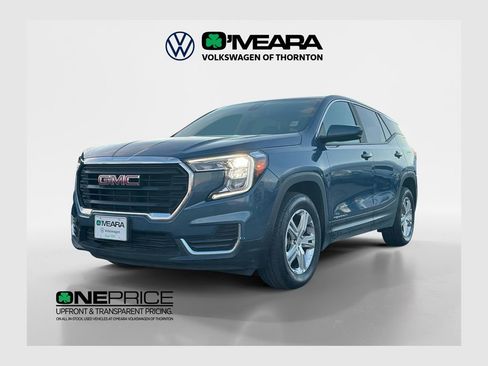 Used 2024 GMC Terrain SLE image 1