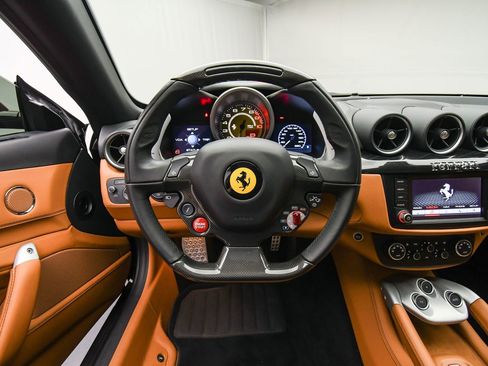 Certified 2016 Ferrari FF image 15