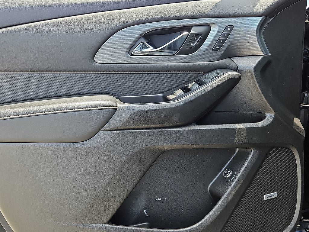 Certified 2019 Chevrolet Traverse Premier w/ LPO, Blackout Package FWD image 13