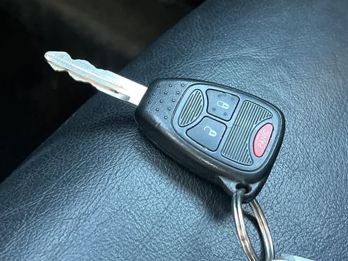 Used 2017 Jeep Wrangler Unlimited Sahara image 23