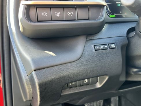 New 2025 Toyota Crown Signia image 23