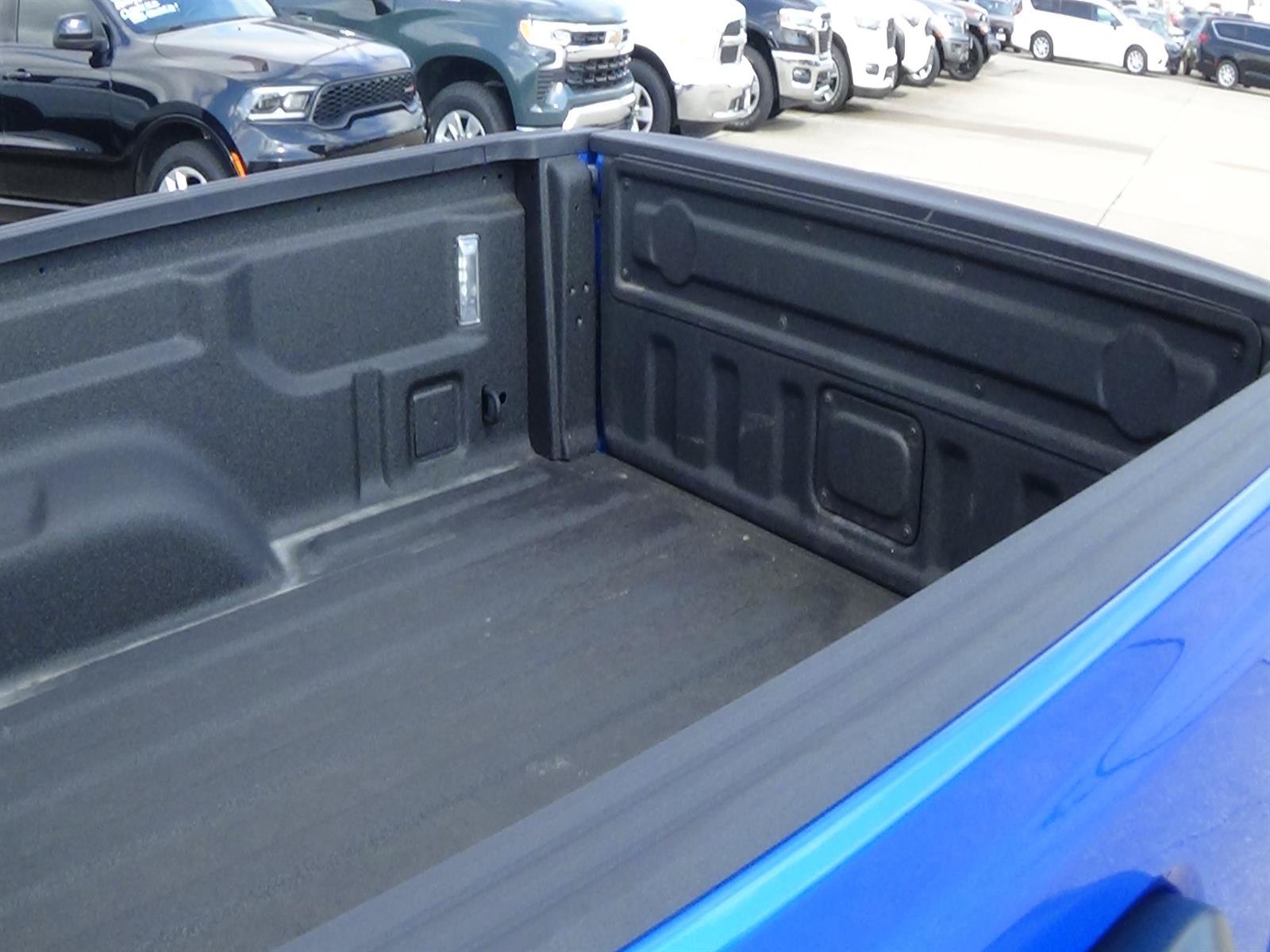 Used 2024 Jeep Gladiator Rubicon w/ Convenience Group AWD/4WD image 10
