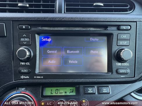 Used 2014 Toyota Prius C Four image 33