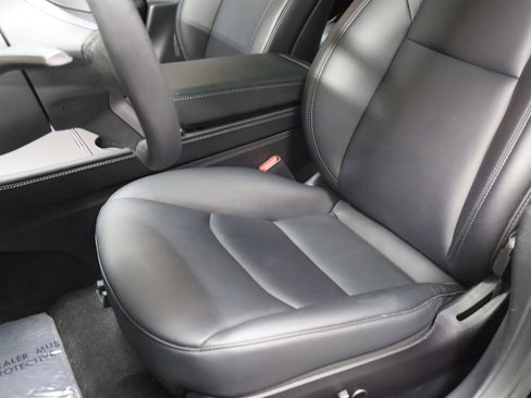 Used 2023 Tesla Model 3 Performance image 27