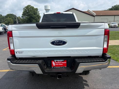 Used 2017 Ford F250 4x4 Crew Cab Super Duty image 7