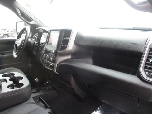 Used 2024 RAM 3500 Tradesman w/ Chrome Appearance Group AWD/4WD image 37