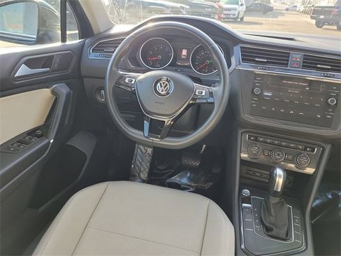 Used 2020 Volkswagen Tiguan SEL image 10