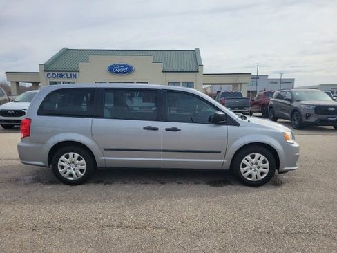 Used 2016 Dodge Grand Caravan American Value Package image 20