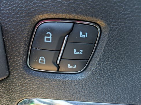 Used 2022 Ford F250 Platinum image 17