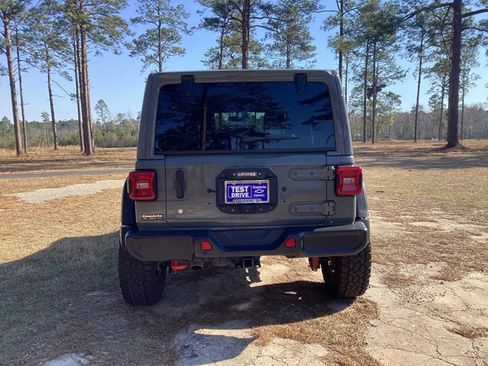 Used 2019 Jeep Wrangler Unlimited Rubicon w/ Safety Group image 4