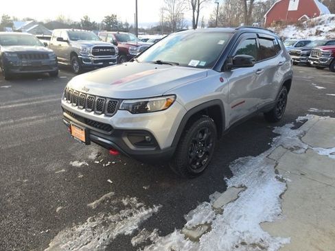 Certified 2023 Jeep Compass Trailhawk w/ Trailhawk Elite Group image 3