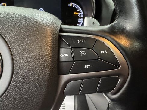 Used 2020 Jeep Grand Cherokee Limited X image 9