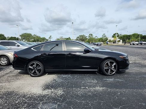 Used 2023 Honda Accord Sport image 3