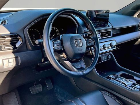 Certified 2025 Honda Pilot TrailSport image 12