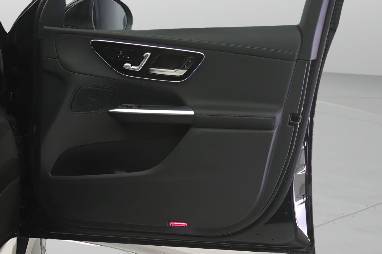 Certified 2025 Mercedes-Benz GLC 350e 4MATIC image 21