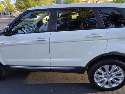 Used 2017 Land Rover Range Rover Evoque HSE AWD/4WD image 6