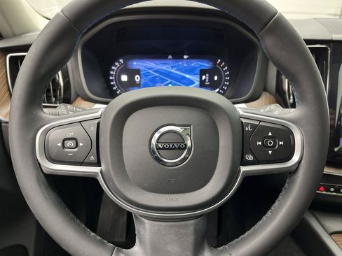Used 2022 Volvo XC60 B5 Momentum AWD/4WD image 15