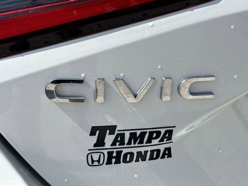 Used 2023 Honda Civic Sport image 8