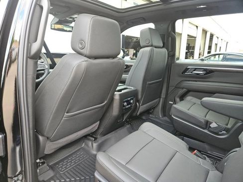 Used 2026 Chevrolet Suburban Z71 w/ Comfort Package AWD/4WD image 9