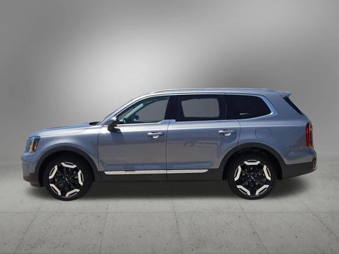 Certified 2024 Kia Telluride S FWD image 3
